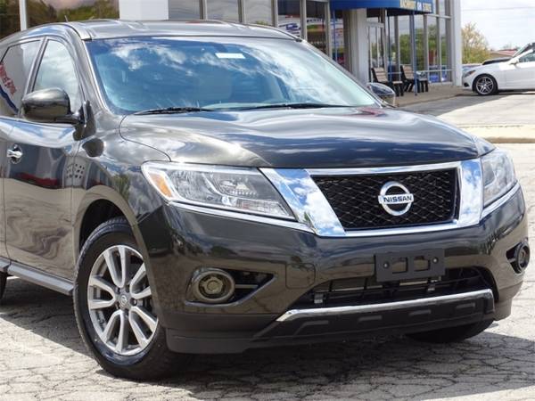 2015 Nissan Pathfinder S - - by dealer - vehicle for sale in Rockford, IL – photo 2