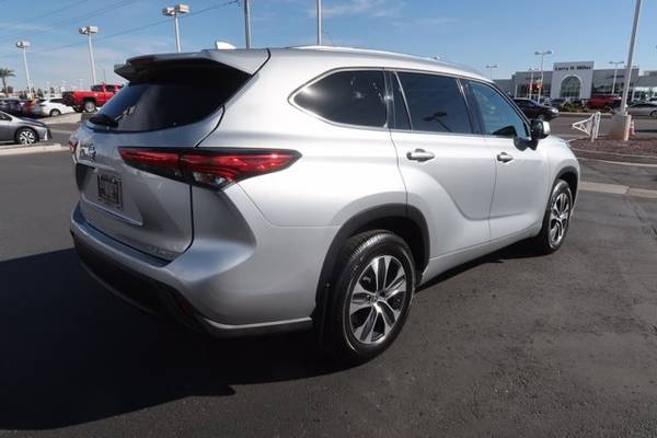 2020 Toyota Highlander XLE - First Time Buyer Programs! Ask Today! for sale in Peoria, AZ – photo 7