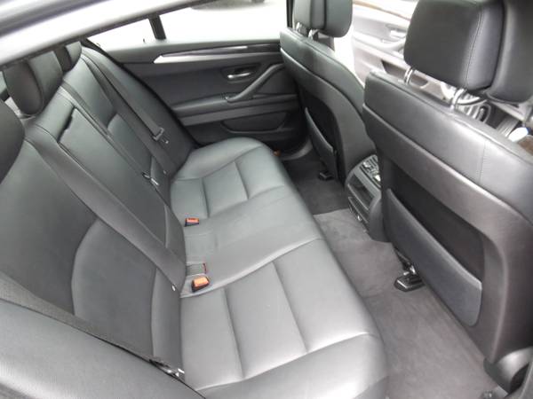 2011 BMW 5 Series 4dr Sdn 528i RWD - - by dealer for sale in Roanoke, VA – photo 20