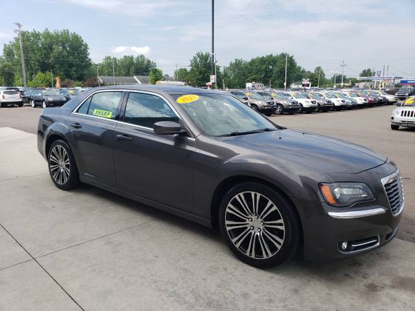 Nice!!2013 Chrysler 300 4dr Sdn 300S RWD for sale in Chesaning, MI – photo 6