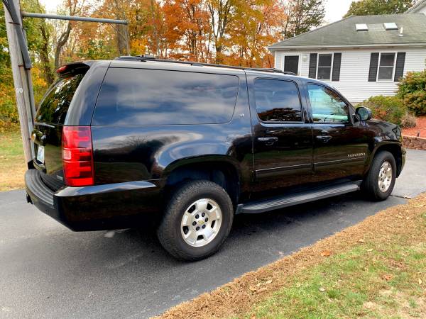 2012 Chevrolet Suburban LT1500 - cars & trucks - by owner - vehicle... for sale in North Attleboro, RI – photo 4