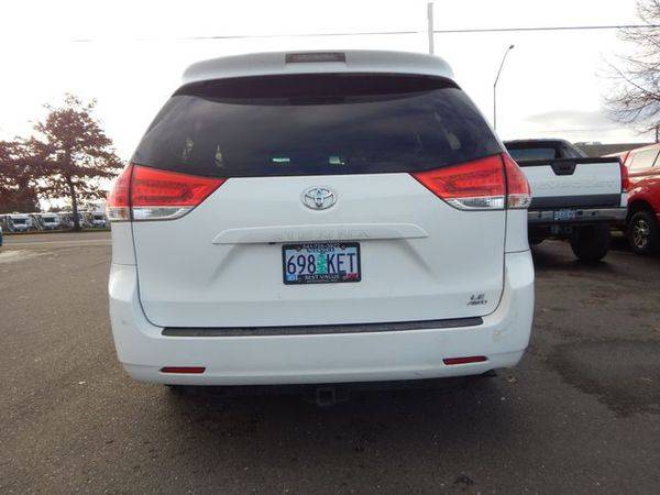 2011 Toyota Sienna LE Minivan 4D for sale in Eugene, OR – photo 8