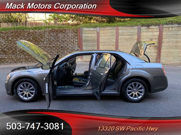 2012 Chrysler 300 Limited Pano Roof Navi Back-Up Camera 31MPG - cars for sale in Tigard, OR – photo 20