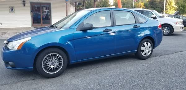2010 Ford Focus SE excellent condition runs great for sale in Cumming, GA – photo 8