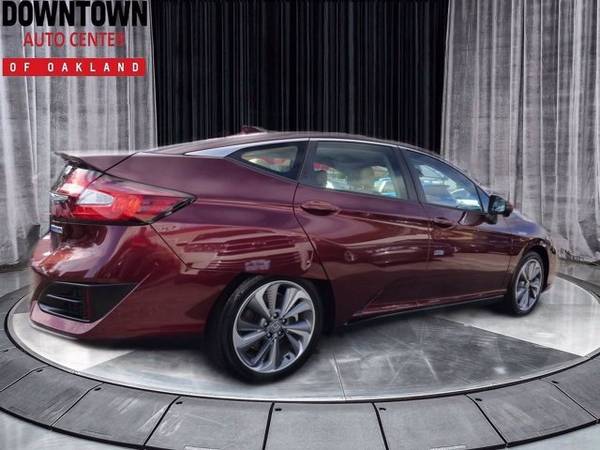 2018 Honda Clarity PlugIn Hybrid Base sedan Crimson Pearl - cars & for sale in Oakland, CA – photo 3
