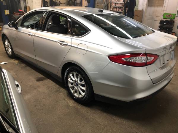 2015 Ford Fusion SE - cars & trucks - by owner - vehicle automotive... for sale in Rochester , NY – photo 4