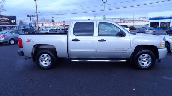 2009 Chevrolet 1500 4WD Crew Cab LT ! 1 OWNER ! - cars & trucks - by... for sale in Medford, OR – photo 6