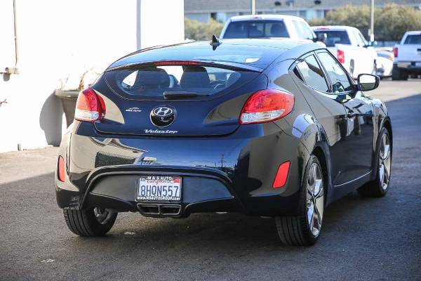 2017 Hyundai Veloster Value Edition hatchback Ultra Black Pearl for sale in Sacramento , CA – photo 6