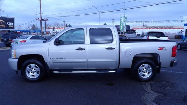 2009 Chevrolet 1500 4WD Crew Cab LT ! 1 OWNER ! - cars & trucks - by... for sale in Medford, OR – photo 5