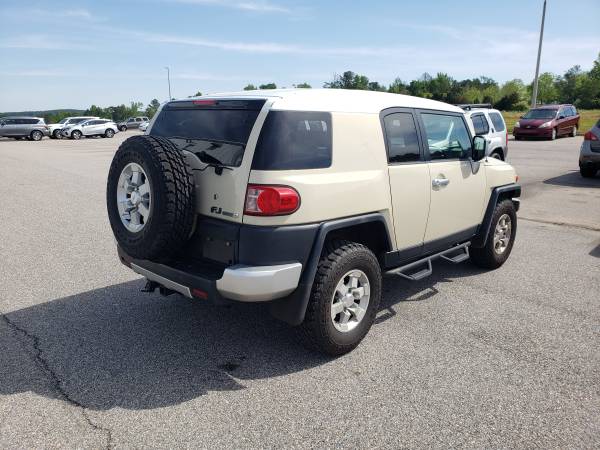 2008 TOYOTA FJ CRUISER 4WD ( ONLY 188K MILES) - - by for sale in Clanton, AL – photo 5