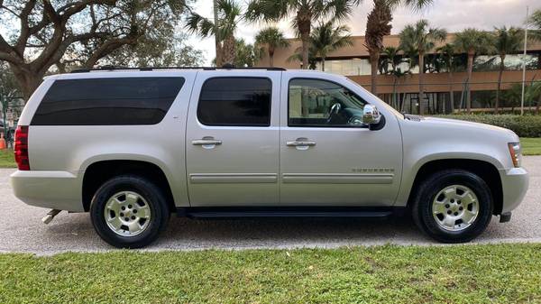 Chevrolet Suburban 2013 - cars & trucks - by owner - vehicle... for sale in West Palm Beach, FL – photo 4