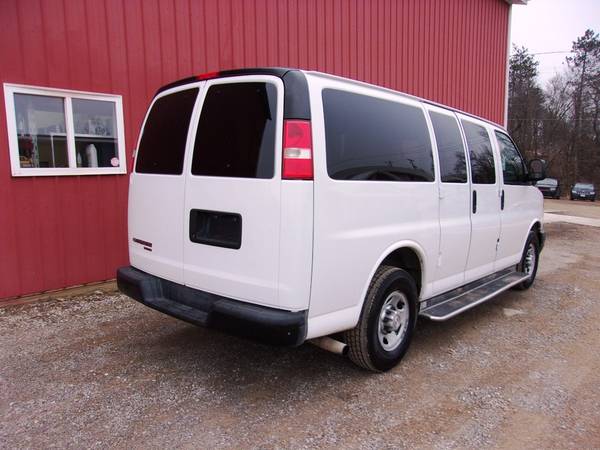 2015 Chevy Express 8 Pass, Custom Seating, Running Boards! SK WH2229 for sale in Millersburg, OH – photo 3