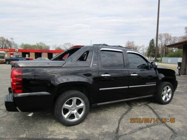2011 Chevrolet Avalanche LTZ 4x4 4dr Crew Cab Pickup 151630 Miles for sale in Neenah, WI – photo 6