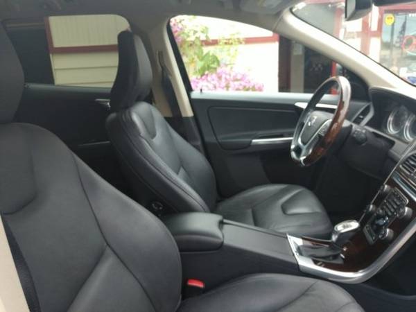 2013 Volvo XC60 T6 for sale in Greenfield, WI – photo 10