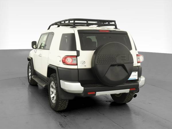 2014 Toyota FJ Cruiser Sport Utility 2D suv White - FINANCE ONLINE -... for sale in Syracuse, NY – photo 8