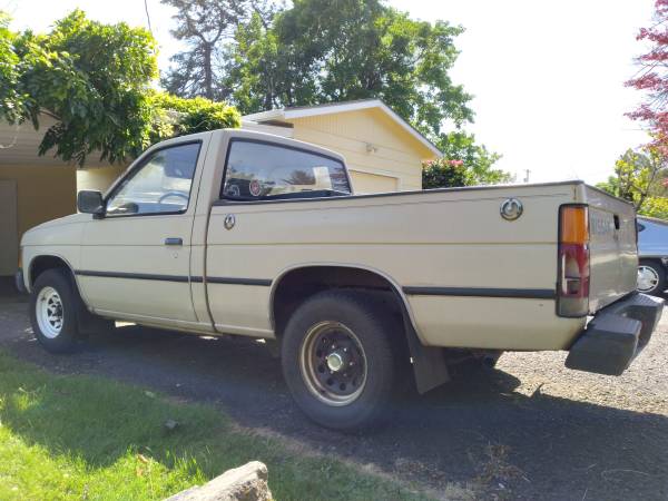 1986 Nissan D21 Hardbody 4cyl, 5 speed manual - - by for sale in Vancouver, OR – photo 2