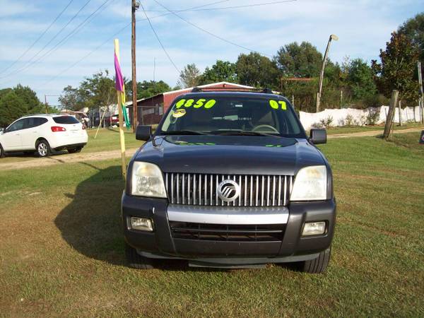 2007 Mercury Mountaineer 3rd Row, Leather, Moonroof for sale in Raymond, MS – photo 2