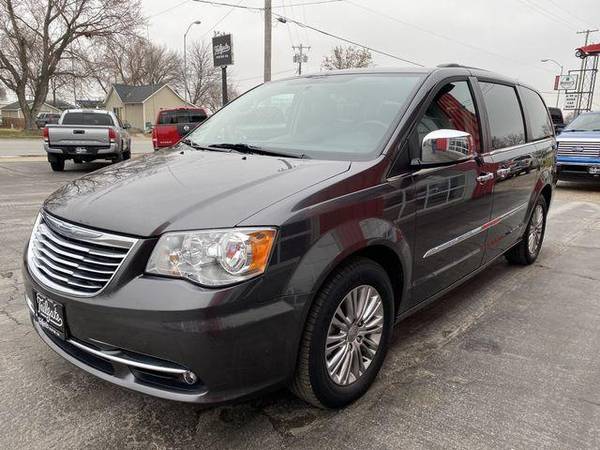 2016 Chrysler Town Country Touring-L Minivan 4D Family Owned!... for sale in Fremont, NE – photo 4