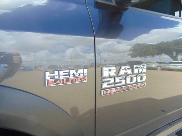 2018 Ram 2500 Tradesman crew cab 4x4 (Mileage: 9,080) for sale in Devine, TX – photo 20