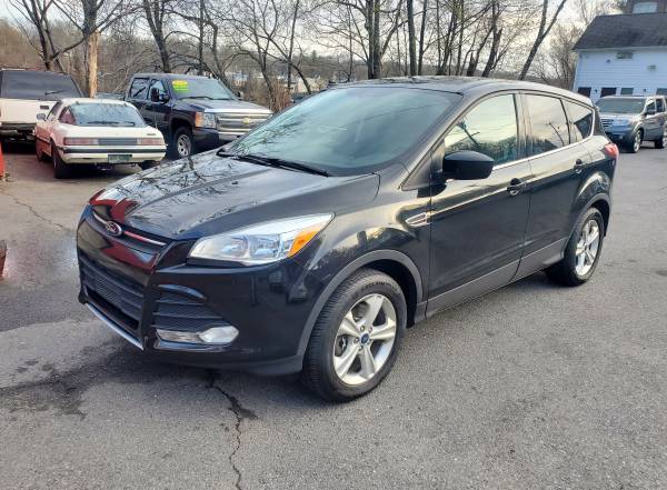 Drive with style 2015 ford Escape SE, only 69k miles-4 cylinder T for sale in Haverhill, MA – photo 3