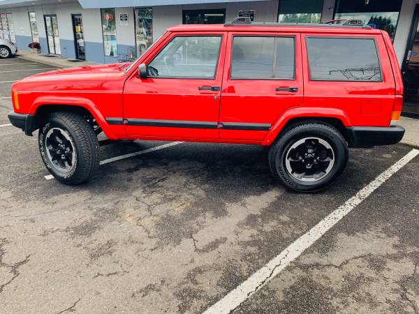 Must see ! 2000 Jeep Cherokee 4.0 liter nice wheels/lift for sale in Vancouver, OR – photo 8