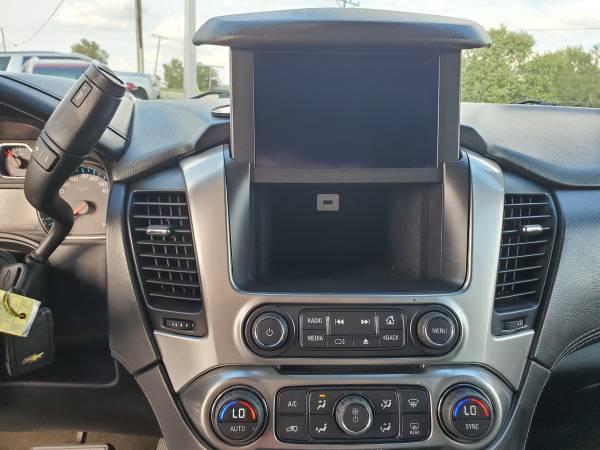 2015 Chevrolet Suburban 4WD LT Sport Utility 4D Trades Welcome Financi for sale in Harrisonville, MO – photo 22