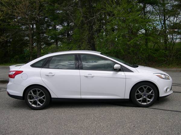 2014 Ford Focus SE 4 Door W/Leather Runs & Looks Nice - cars & for sale in Toms River, NJ – photo 3