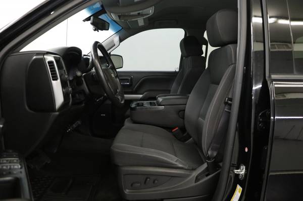 CAMERA-BLUETOOTH Black 2017 Chevrolet Silverado 1500 LT 4X4 4WD for sale in Clinton, KS – photo 4