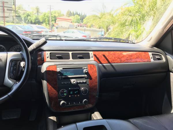 2014 Chevy Suburban LT 4x4 - - by dealer - vehicle for sale in Fair Oaks, CA – photo 12