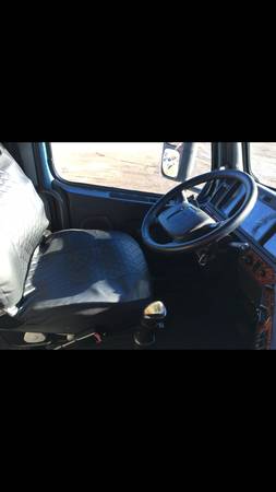 1999 Volvo Truck Eld exempt for sale in Dundee, IL – photo 3