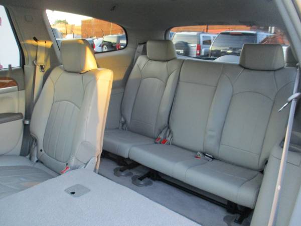 2008 Buick Enclave CXL **Steal Deal/ 3D row seat, Sunroof** for sale in Roanoke, VA – photo 17