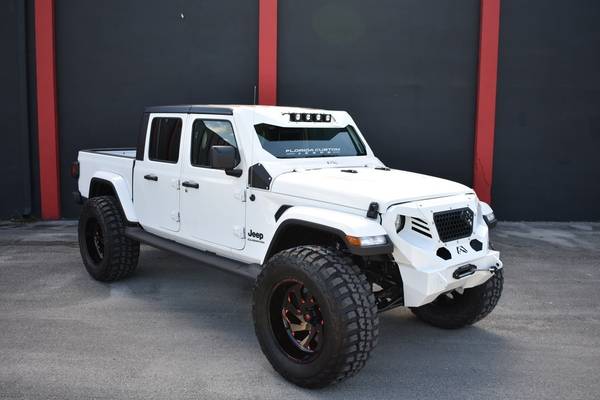 2021 Jeep Gladiator Sport S 4x4 4dr Crew Cab 5.0 ft. SB Pickup Truck... for sale in Miami, OR – photo 3