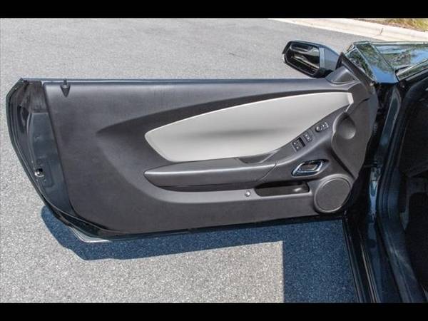 2015 Chevrolet Camaro Chevy Hablamos Espanol Pagos Bajos Financia... for sale in KERNERSVILLE, NC – photo 22