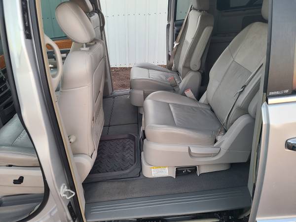 2008 Chrysler Town & County Limited - - by dealer for sale in Piedmont, OK – photo 6