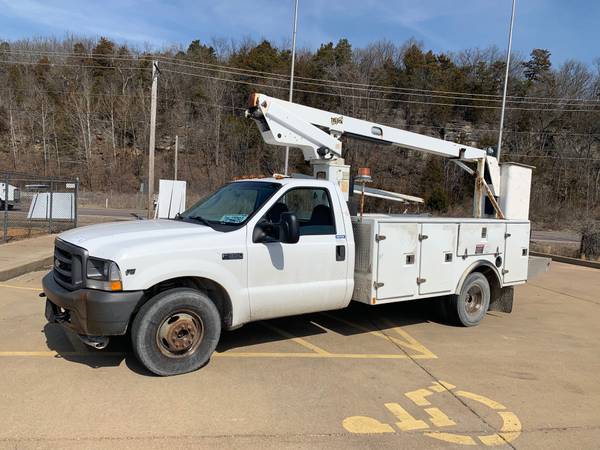 2003 Ford F-350 - MTI Bucket Utility Boom Truck - Clean Title - cars for sale in Imperial, MO – photo 2
