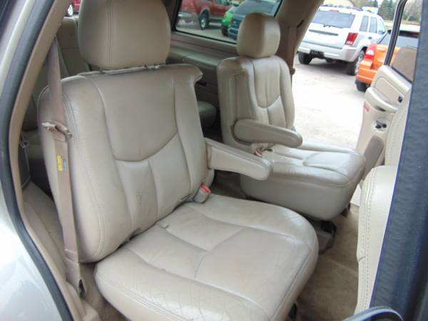 2004 CHEVY TAHOE LT 3RDROW 4DR 4X4 DVD V8 MOONROOF XCLEAN RUNS NEW... for sale in Union Grove, WI – photo 18