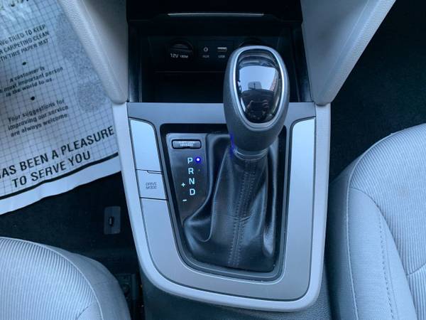 2018 Hyundai Elantra SEL 2 0L Automatic Molten for sale in Omaha, NE – photo 24