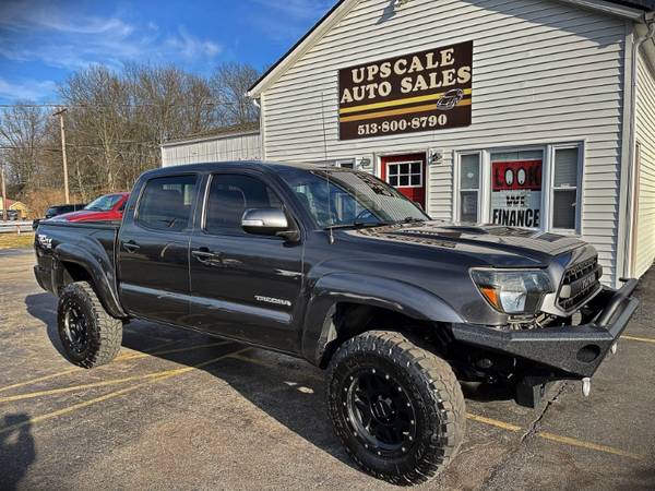 2012 Toyota Tacoma Double Cab V6 4WD - - by dealer for sale in Goshen, IN – photo 22