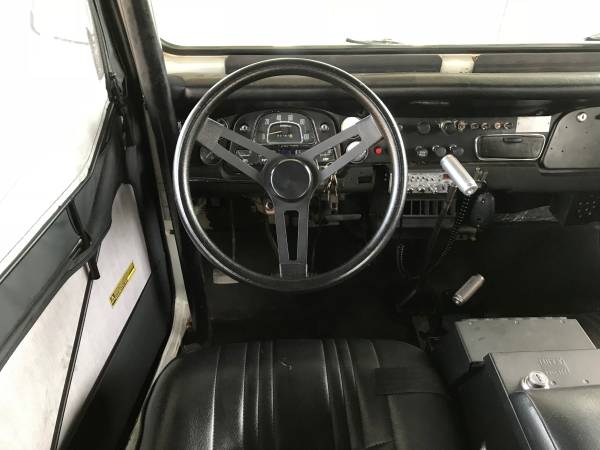 1975 TOYOTA FJ40 / RECENTLY RESTORED / CLEAN TITLE / 4-SPEED MANUAL / for sale in San Mateo, CA – photo 18