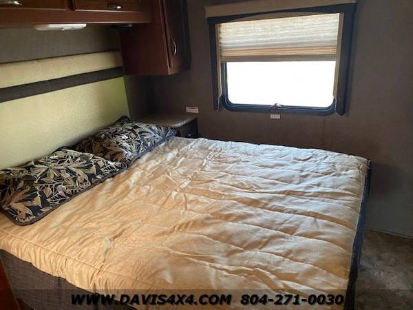 2015 Thor Motorhome A C E 30 2 Bunkhouse Model - - by for sale in Richmond, FL – photo 20