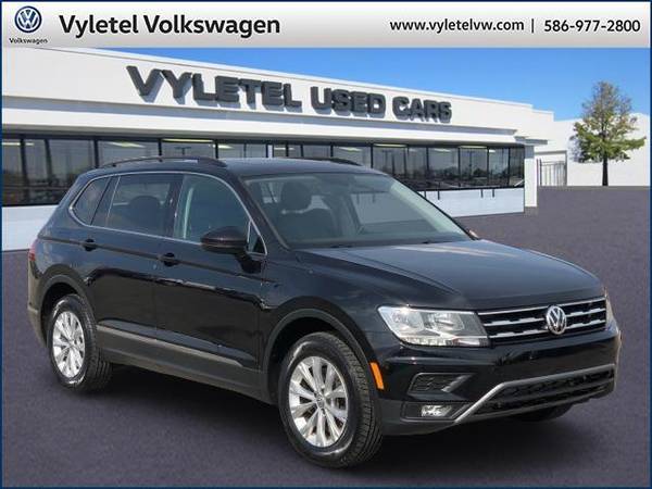 2018 Volkswagen Tiguan SUV 2 0T SE WITH MOONROOF - Volkswagen - cars for sale in Sterling Heights, MI – photo 2