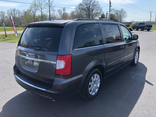 2016 Chrysler Town Country 4dr Wgn Touring - - by for sale in Pinckneyville, IN – photo 3