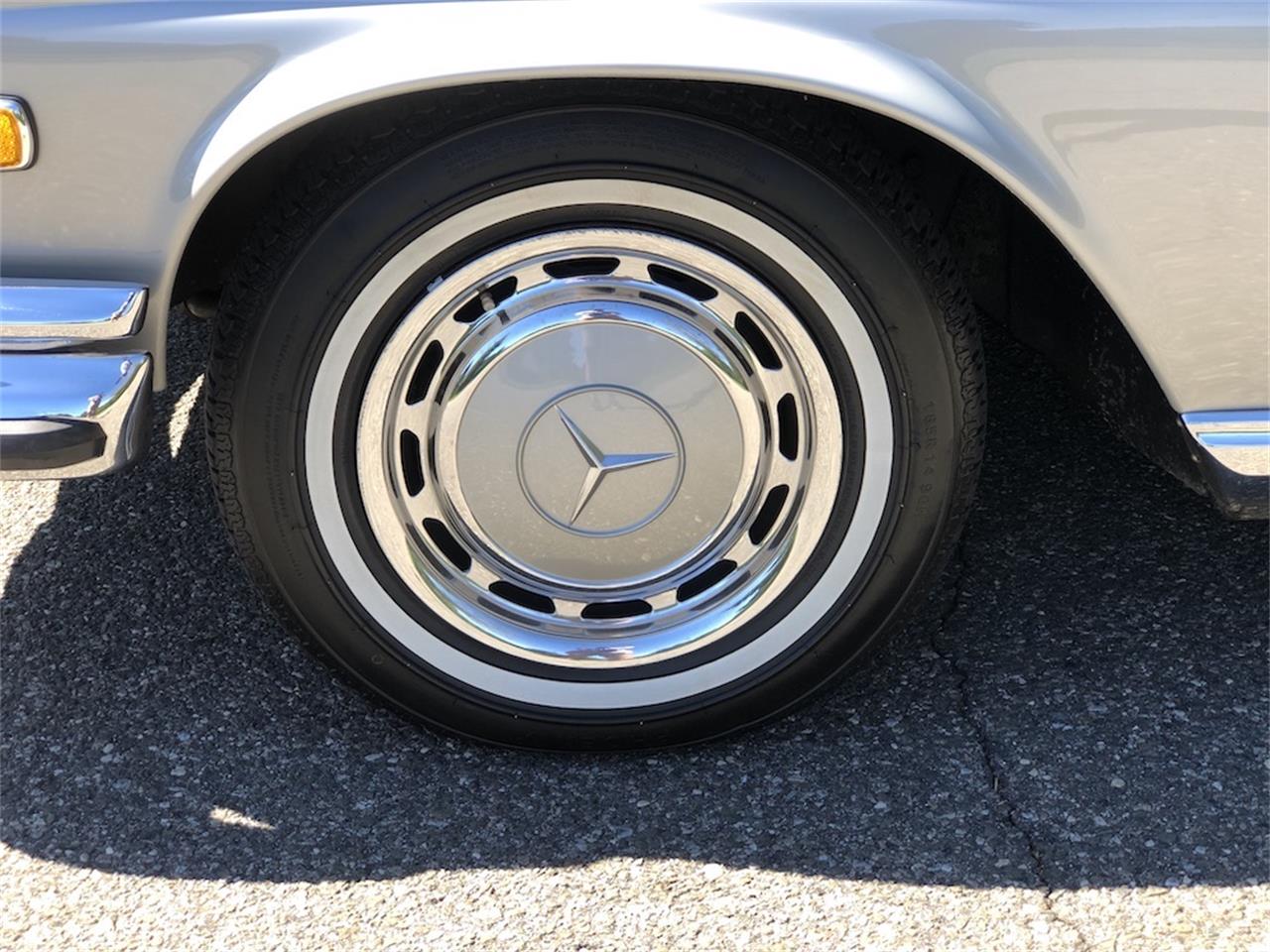 1970 Mercedes-Benz 280SE for sale in Southampton, NY – photo 25