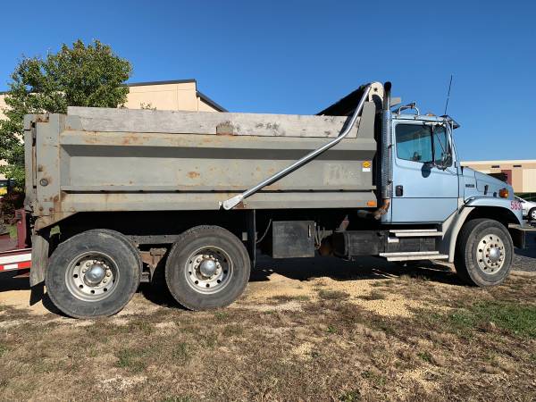 1994 Freightliner FL-80 for sale in Sycamore, IL – photo 4
