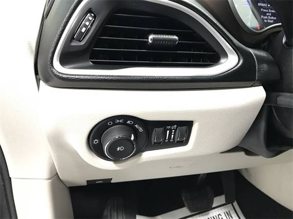 2017 Chrysler Pacifica Touring L with - - by dealer for sale in Wapakoneta, OH – photo 20