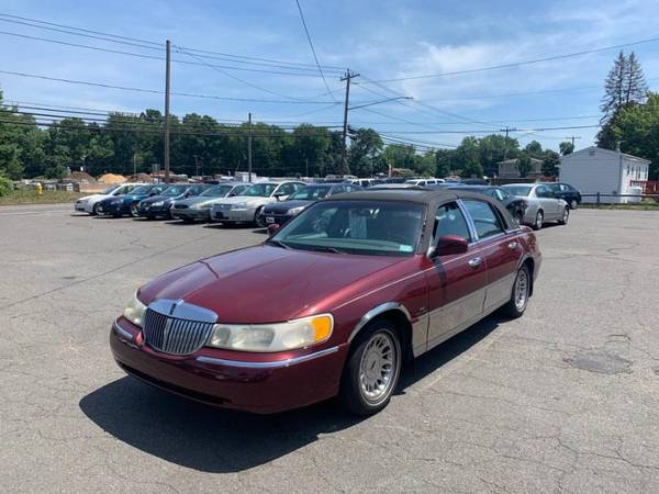 1998 Lincoln Town Car 4dr Sdn Cartier - cars & trucks - by dealer -... for sale in East Windsor, CT – photo 3