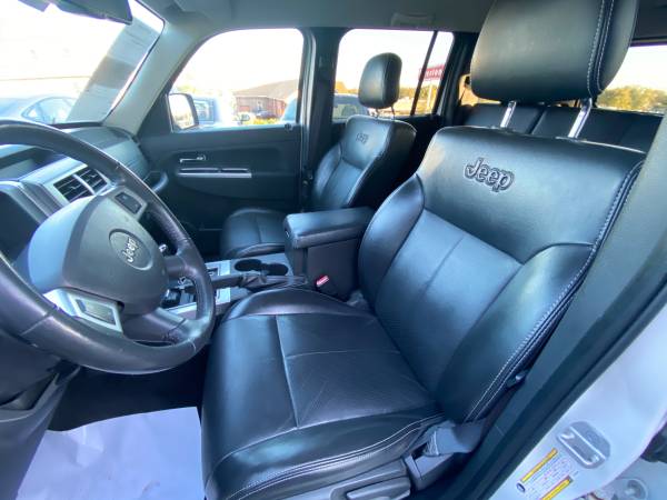2010 Jeep Liberty LIMITED 4X4 / CLEAN CARFAX **WARRANTY** - cars &... for sale in Feasterville, PA – photo 9