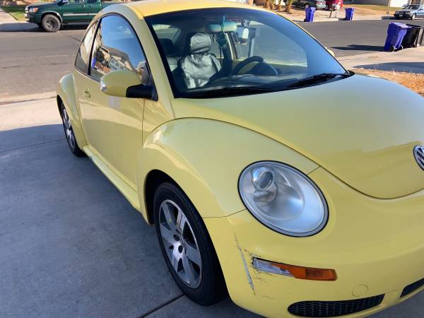 2006 Volkswagen Beetle sport runs great fully loaded 140,000 miles -... for sale in Victorville , CA – photo 3