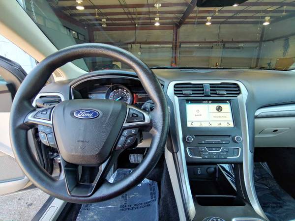 2018 Ford Fusion Gray Guaranteed Approval - - by for sale in Nashville, TN – photo 22