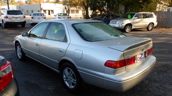 2001 Toyota Camry LE - cars & trucks - by dealer - vehicle... for sale in Appleton, WI – photo 3